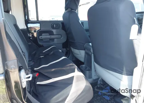 2010 Jeep Wrangler Unlimited Sport z USA, uszkodzony, nr VIN 1J4BA3H15AL150894